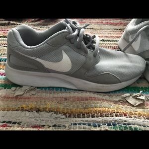 Nike tennis shoes